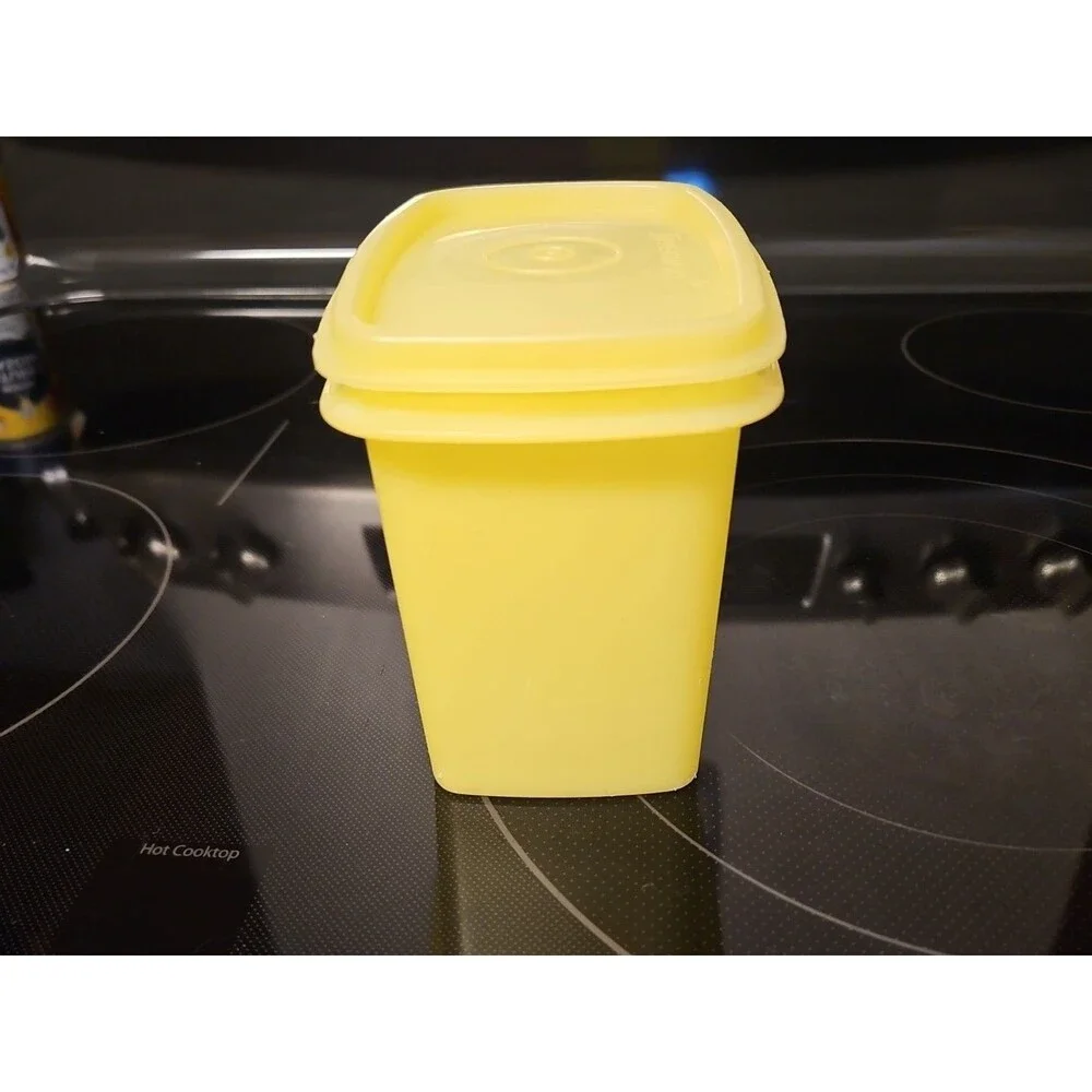 Vintage Tupperware Yellow Shelf Saver Container #1243-10 W/ #1244-13 Lid EUC